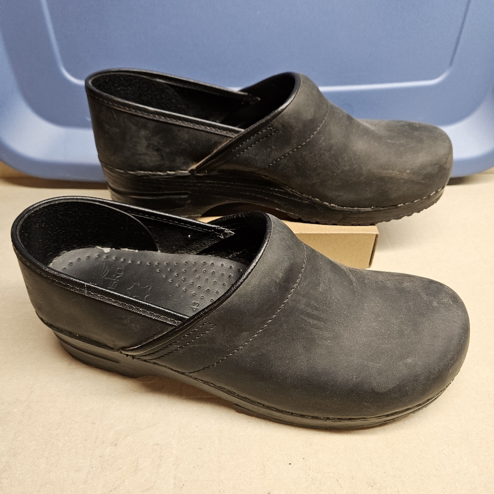Dansko Professional Black Oiled Leather Clogs Sz 43